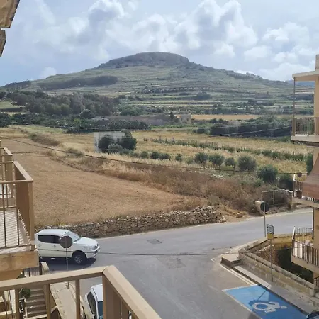 Apartment Newport Marsalforn