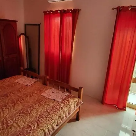 Newport Апартаменты Марсалфорн